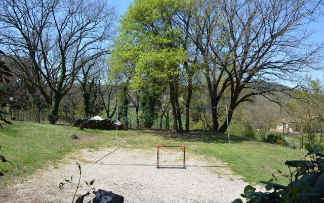 Scappo In Umbria, La Escondida