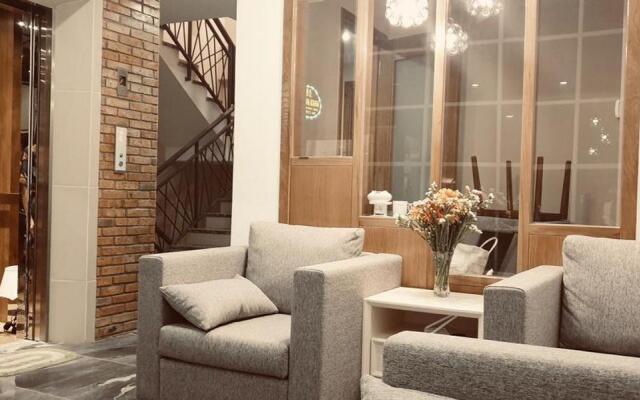 OYO 136 Aparthotel 75