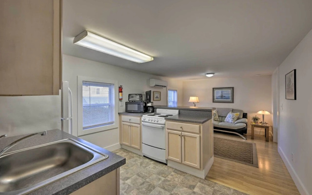 Quaint DT Greenport Apt - 2 Mi to Shelter Island!