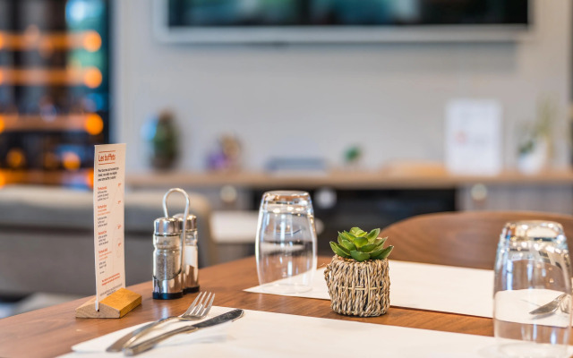 Campanile NATURE - Dijon Est Saint-Apollinaire