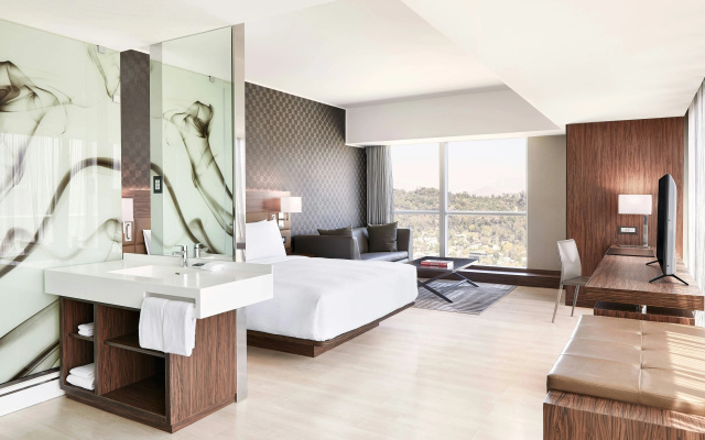 AC Hotel by Marriott® Santiago Cenco Costanera