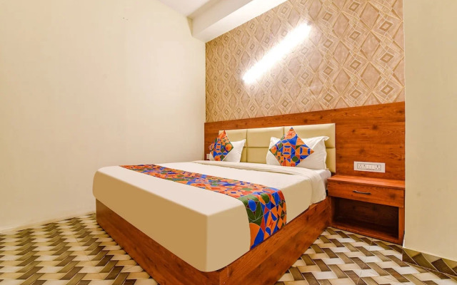 OYO Flagship 19036 Hotel Royal Raj