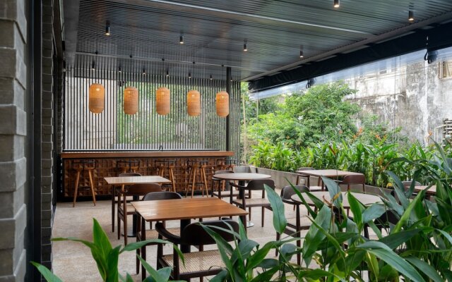 Taprobane House