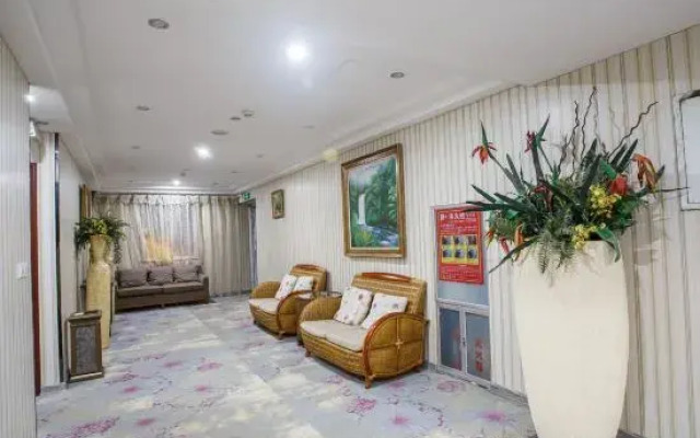 Shunhe Hotel (Xinyang Pingqiao Liugaolibao Plaza Branch)