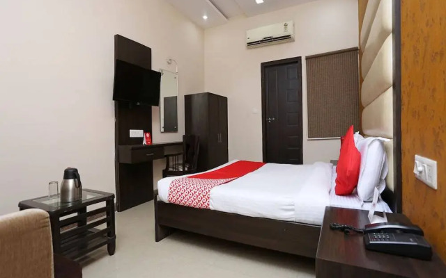 Hotel Amara by OYO Rooms