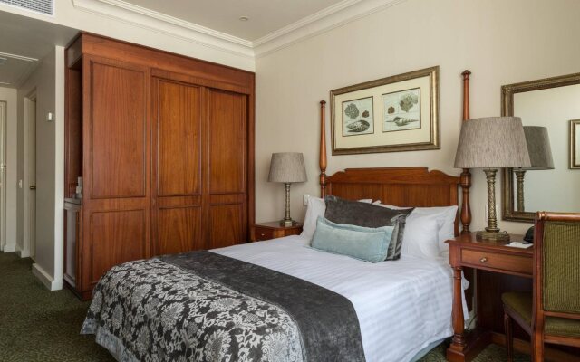 The Edward Hotel