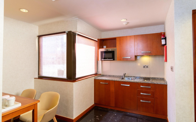 Holiday Inn Suites Kuwait Salmiya