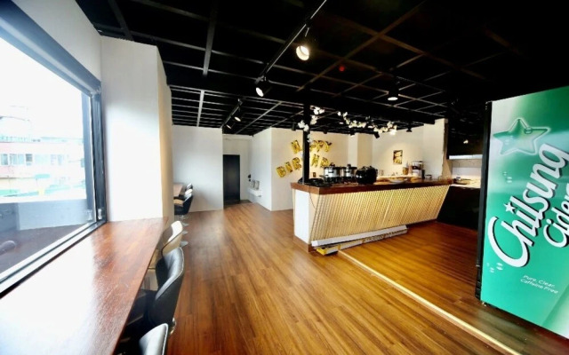 Cheongju Business Hotel JA