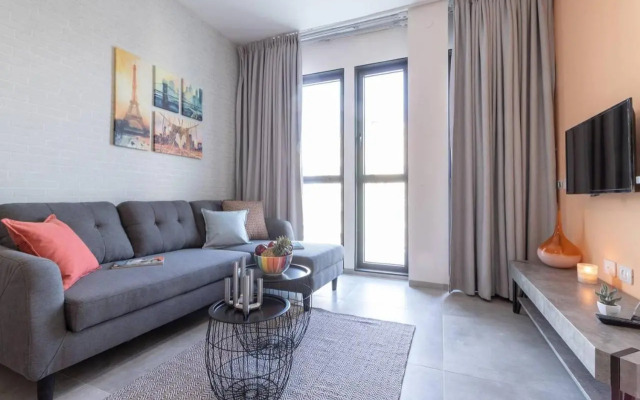 Central and luxurious 1 bdr