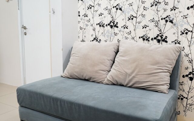 Homey 1BR with City View at Green Pramuka Apartment By Travelio