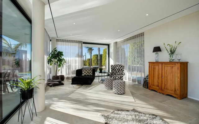 2 Rua das Palmas Luxurious Stylish and Modern L