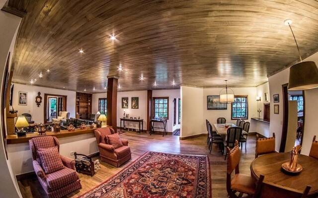 Paradise Hotel Boutique