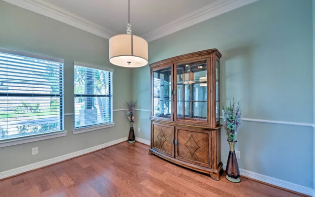 Spacious Houston Home ~ 16 Mi to NRG Stadium!