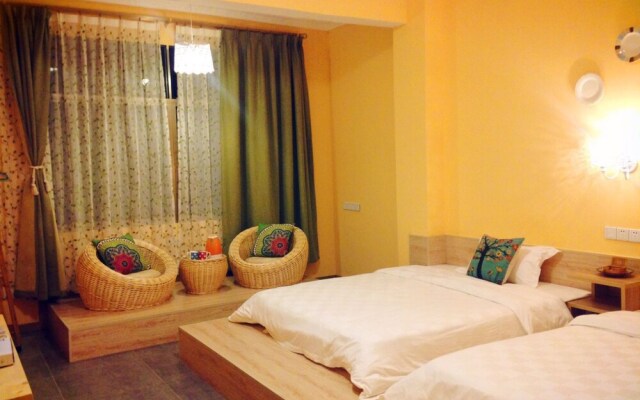 Firefly Inn Mount Danxia