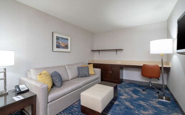 Embassy Suites by Hilton Alexandria Old Town