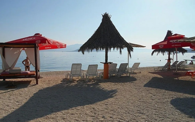 Naki - Terrace & Free Parking - A2