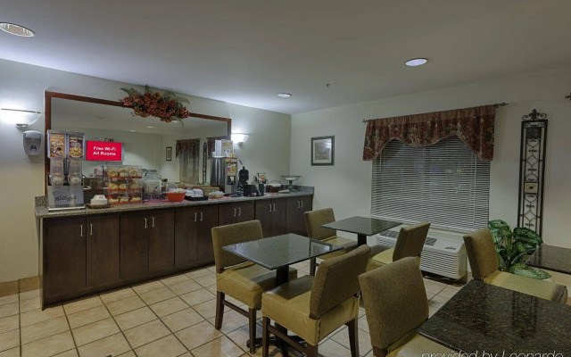 Red Roof Inn & Suites Savannah Airport