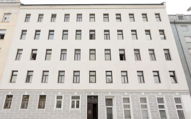 100sqm w terrace-Danube-AC - Netflix-3BR