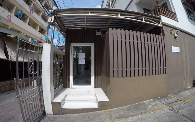 S Apartment