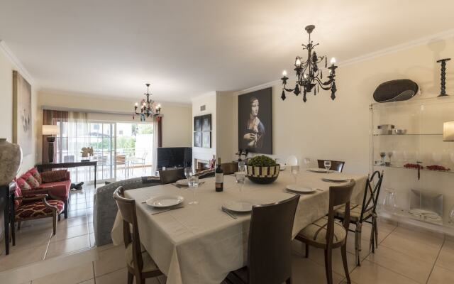 CheckinCheckout - VillaMoura with Private Pool