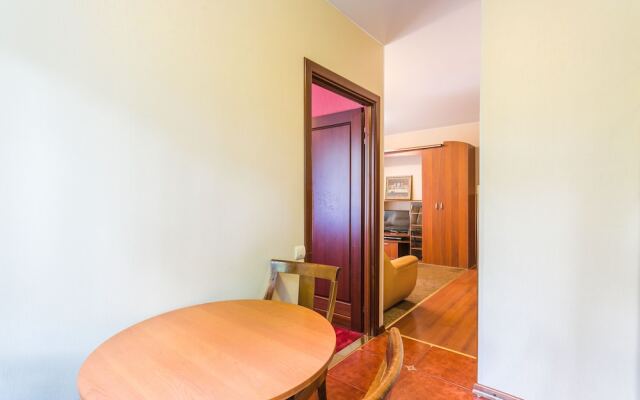 Apartment on Ogorodnaia Sloboda 10