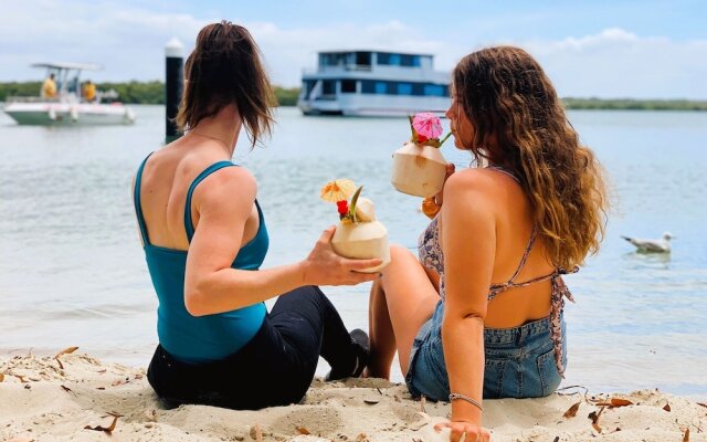 Coomera Houseboat Holidays