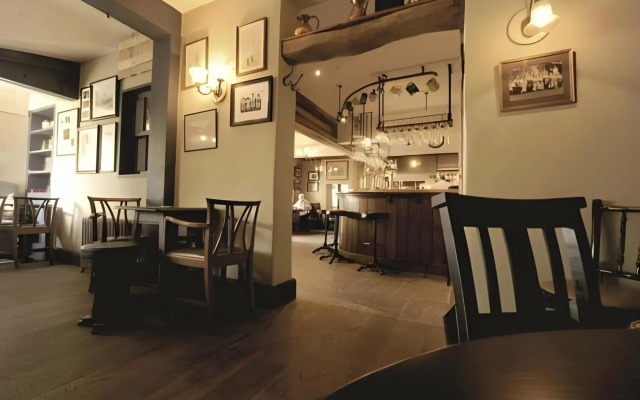 The Dog at Peover