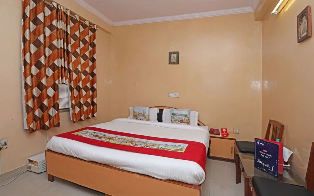 OYO Flagship 10282 Hotel Rishi