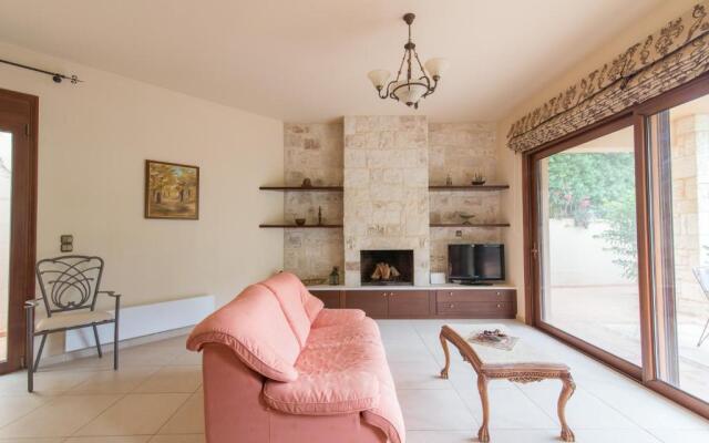 Heraklion Comfy House with Mountain View