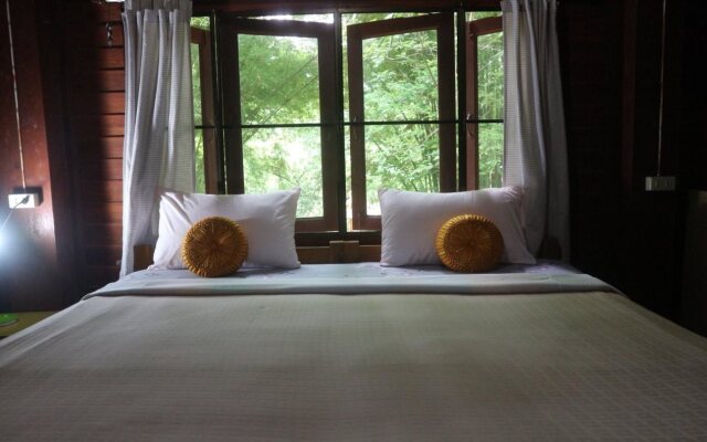 Mae Win Guest House and Resort