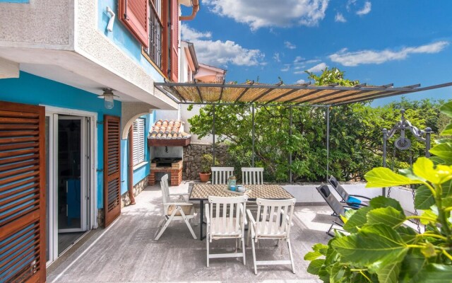 Nice Home in Pinezici With Wifi and 4 Bedrooms