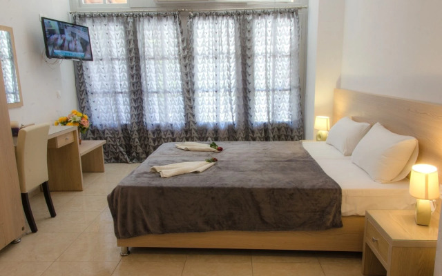 Polykratis Rooms