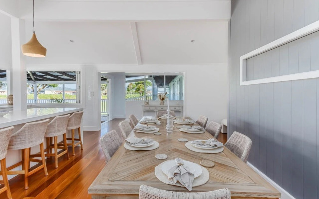 Hamptons White House