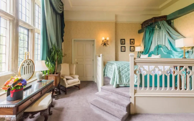 Coombe Abbey Hotel