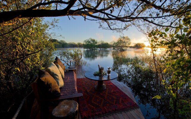 Sindabezi Island Camp
