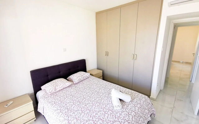 Sunny Daze Seaview Apartment
