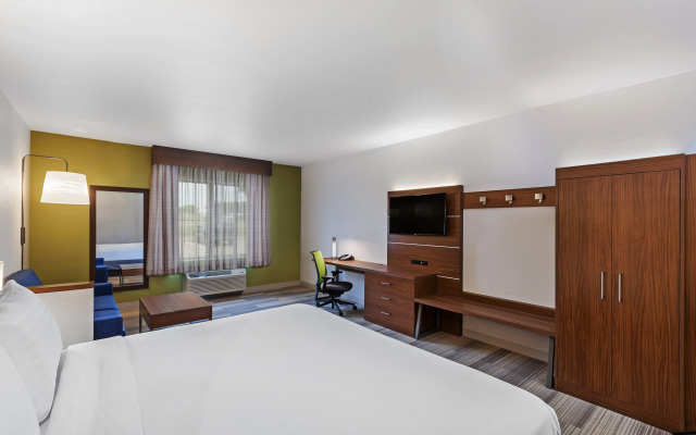 Holiday Inn Express Hotel & Suites Dallas Lewisville by IHG