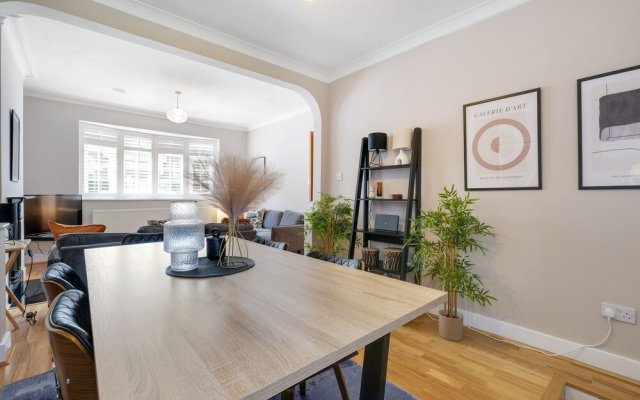 Luxury 3 Bedroom 2 Bathroom House Fulham