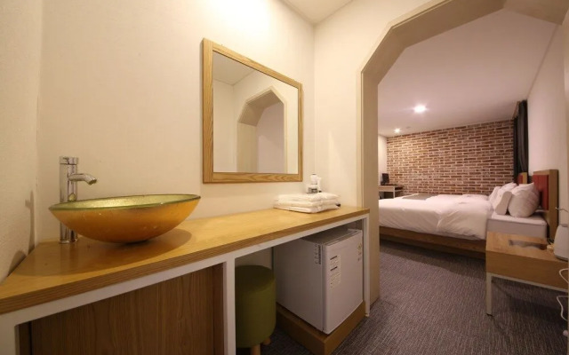 Brown Dot Hotel Yeonsan