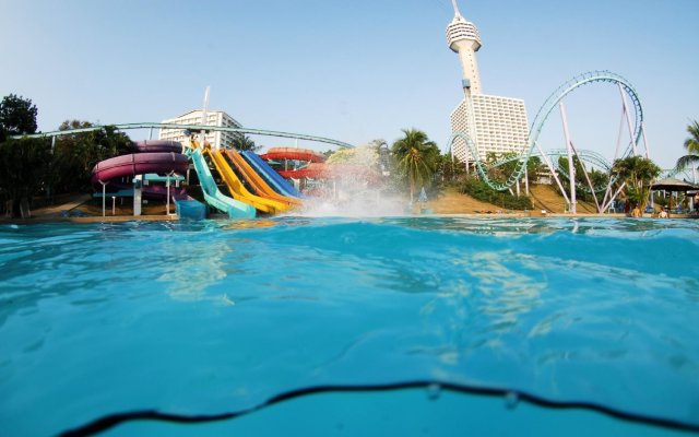Atlantis Condo Resort Pattaya By Ocean Garden