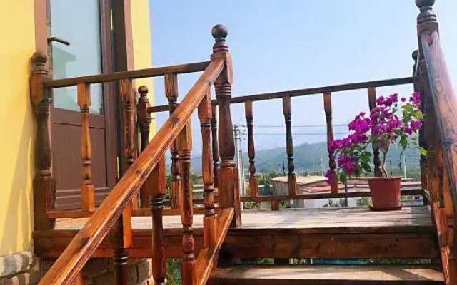 Wafangdian Shengshui Longting Farmhouse