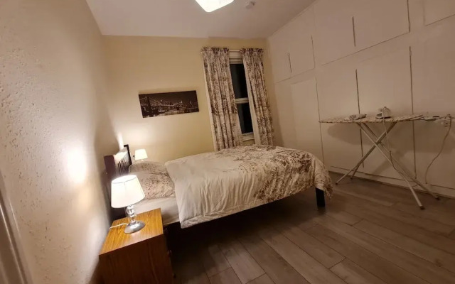 House-sleeps4-parking-garden