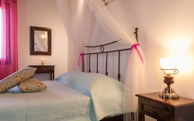 Lithoessa Traditional Rooms