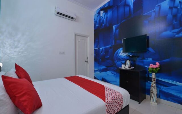 OYO 13083 Hotel Lovely Inn