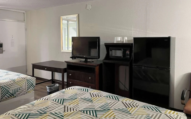 Rodeway Inn Wytheville near I-77 and I-81
