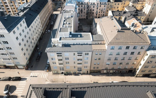 Modern 1BR Apartment with Balcony