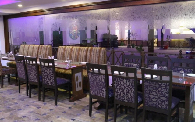 The Grand Midway hotel