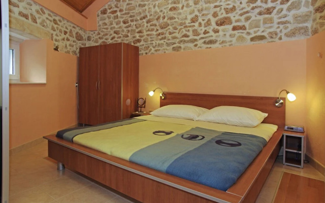 House Dinko