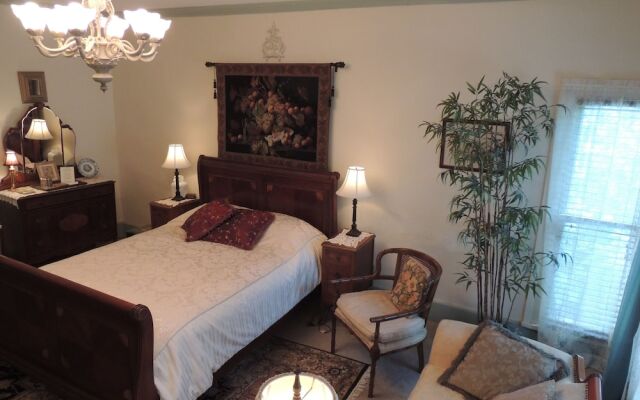 1868 Magnolia House Inn