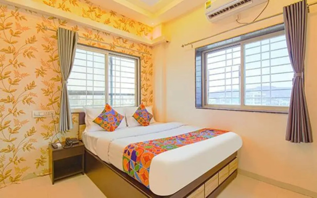 Fabhotel The Golden Leaf